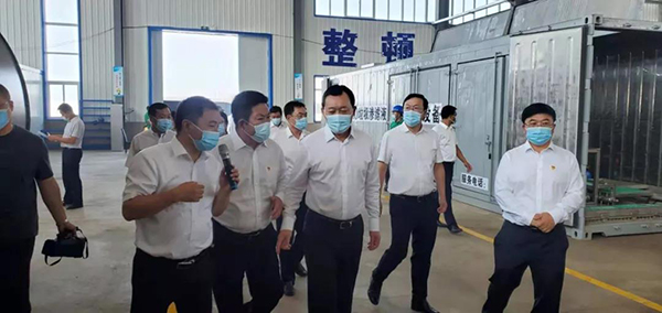 朝陽市委副書記、市長(zhǎng)謝衛(wèi)東蒞臨一諾環(huán)保產(chǎn)業(yè)園考察并指導(dǎo)工作